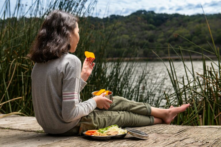 Mindful Eating: Μονόδρομος ή επιλογή  για μια υγιή σχέση με το φαγητό;